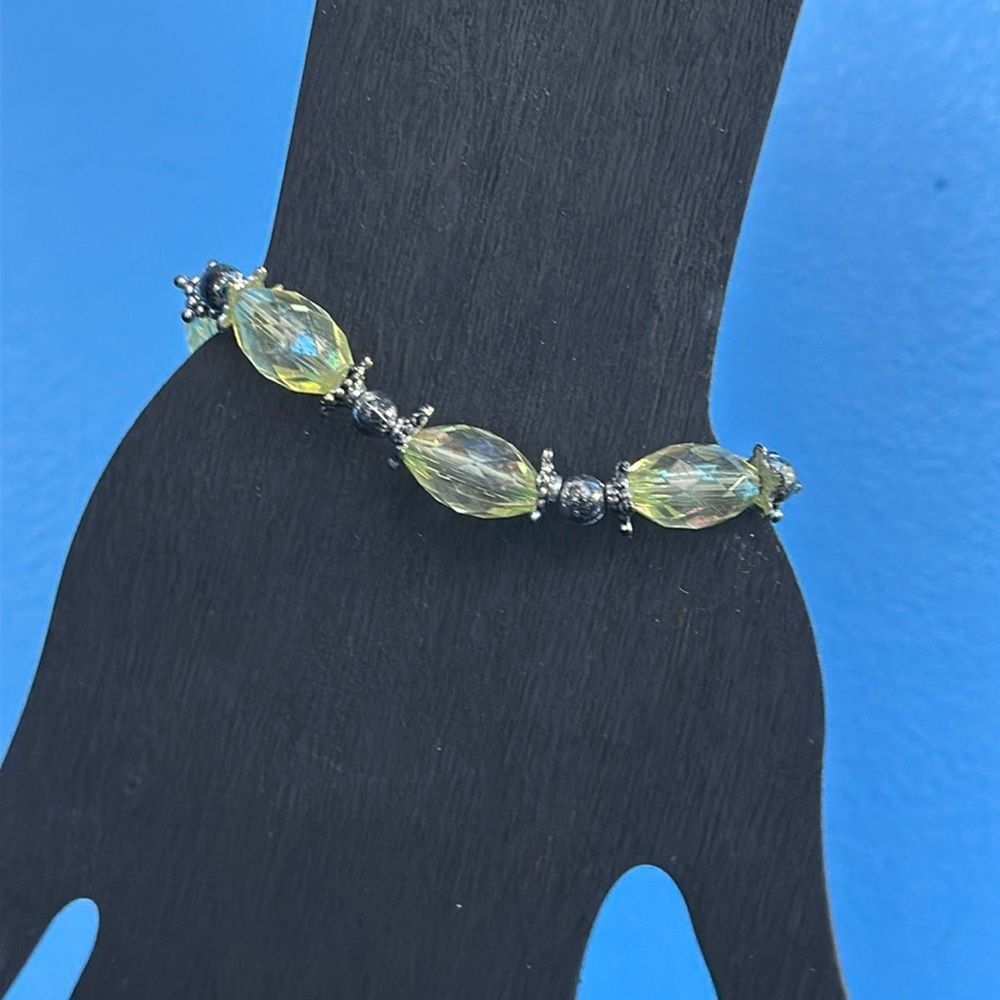 Pale Green Plastic Bead Stretch Bracelet Costume Jewelry Fashion Accessory